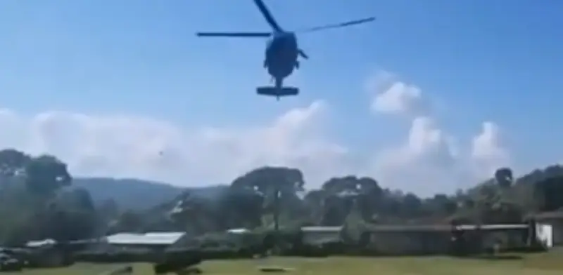 Secretario de Seguridad de Chiapas daña techos con helicóptero y promete reparación