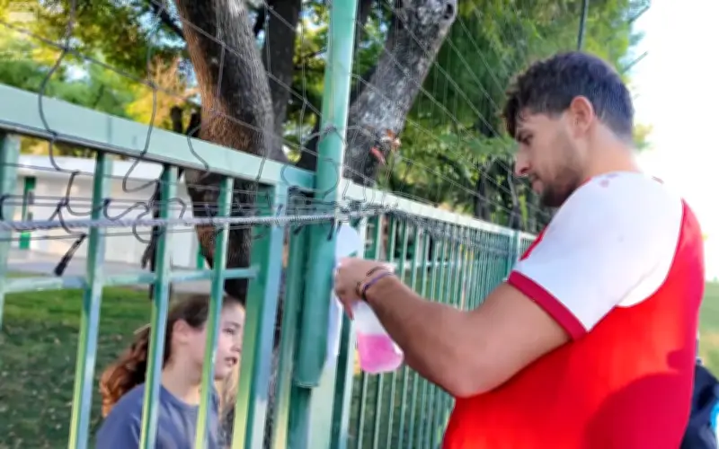 Selección de Irak recibe emotivo apoyo de niños mexicanos en Monterrey previo a repechaje mundialista