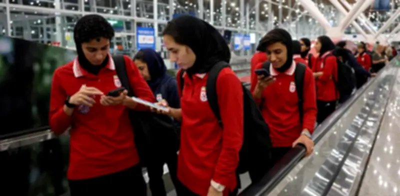 Selección femenina de Irán regresa tras crisis de asilo en Australia; dos jugadoras se quedan