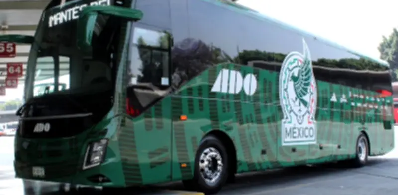 Selección Mexicana presenta su autobús oficial para el Mundial 2026 con ADO