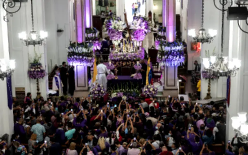 Semana Santa 2026: El Significado Profundo de los Colores Litúrgicos en México