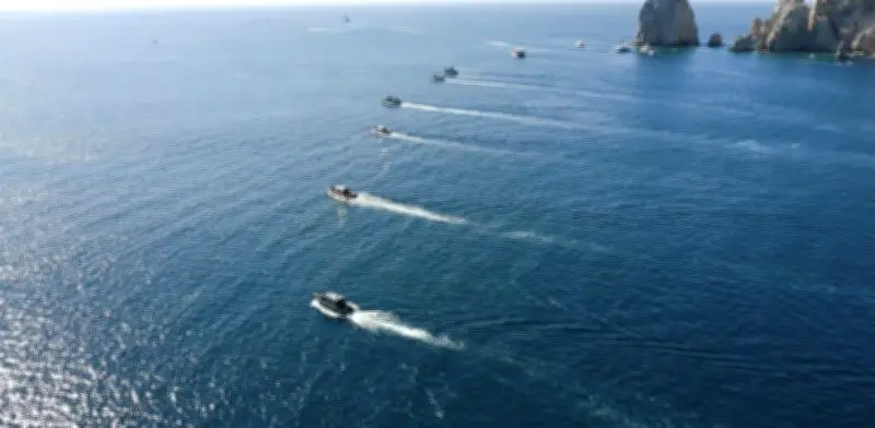 Semar ejecuta maniobras navales de adiestramiento en la Bahía de Cabo San Lucas