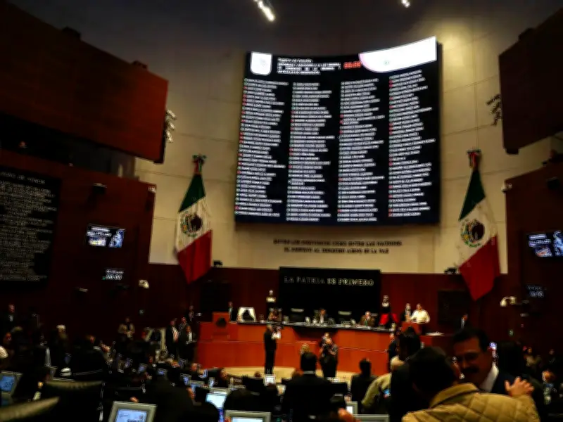 Senado avanza con Plan B electoral de Sheinbaum: revocación mantiene indefinición