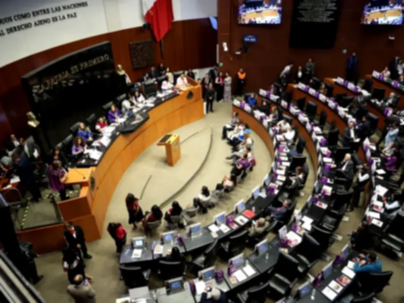 Senado extingue pensiones doradas de exfuncionarios estatales con ahorro de 5 mil millones