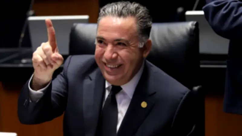 Senador Waldo Fernández recibe disculpas y reparación tras denuncia falsa de Karina Barrón