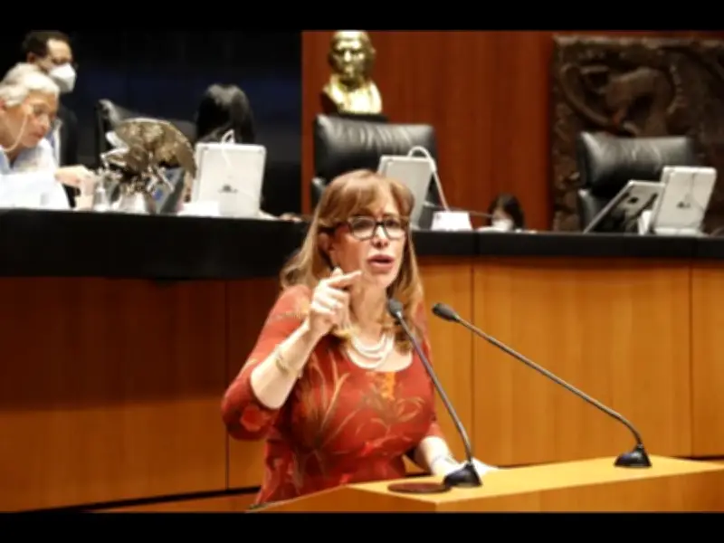 Senadora del PT se ausenta en votación clave del Plan B solicitando licencia por dos días