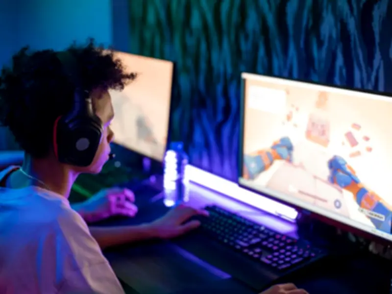 Senadores del PRI alertan sobre riesgos de grooming y extorsión en Roblox para menores mexicanos