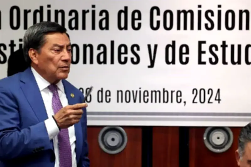 Senadores ofrecen revisar polémica regla sobre revocación de mandato