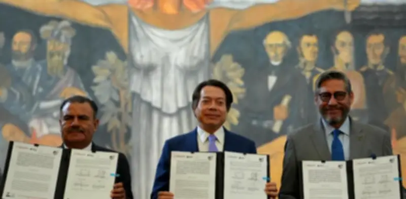 SEP convoca a universitarios a alfabetizar 100 mil personas anuales como meta nacional