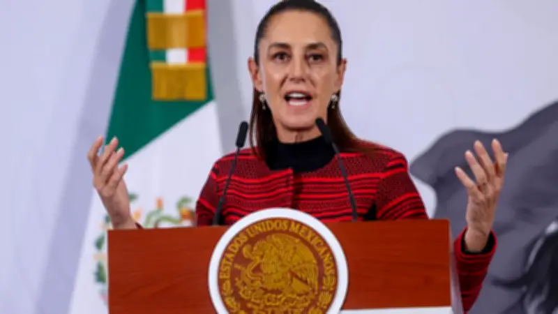 Sheinbaum anuncia plan con empresas privadas para vender combustible de Pemex a Cuba