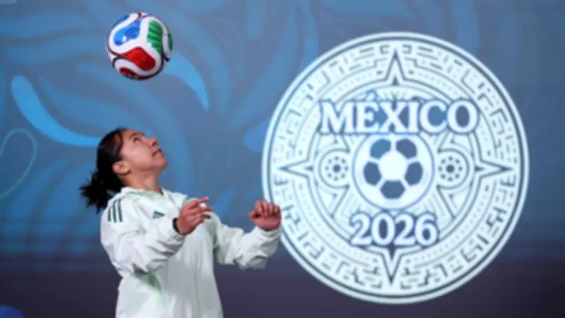Sheinbaum cede su boleto del Mundial 2026 a joven futbolista en concurso nacional