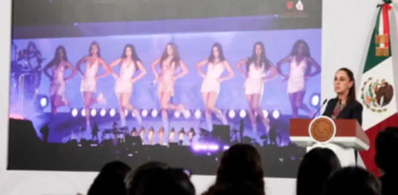 Sheinbaum celebra 'súper espectáculo' de Shakira en el Zócalo con 400 mil asistentes