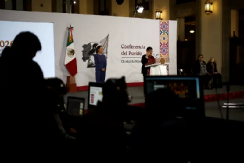 Sheinbaum promete transparencia en publicidad oficial y apoyo a medios alternativos