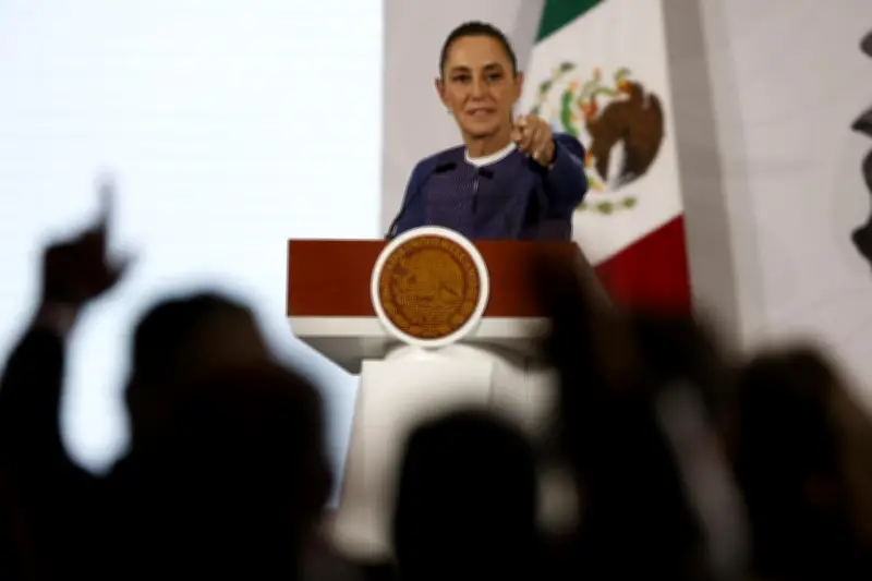 Sheinbaum reprocha a gasolineros por precios del diésel y anuncia reunión urgente