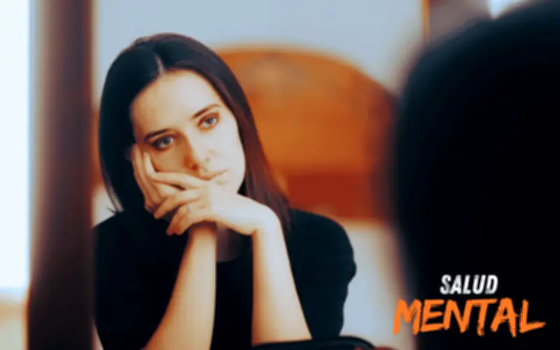 Síndrome del Espejo: La obsesión por defectos imaginarios que desencadena trastornos alimenticios