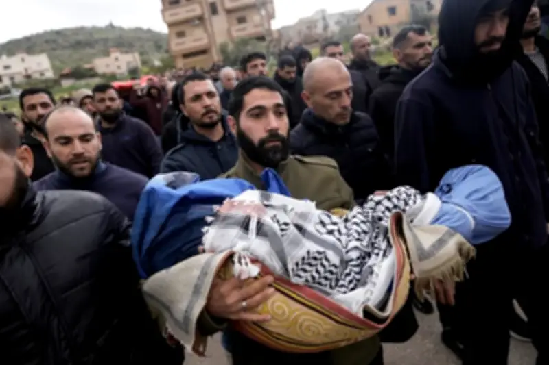 Soldados israelíes matan a familia palestina en Cisjordania en un ataque nocturno