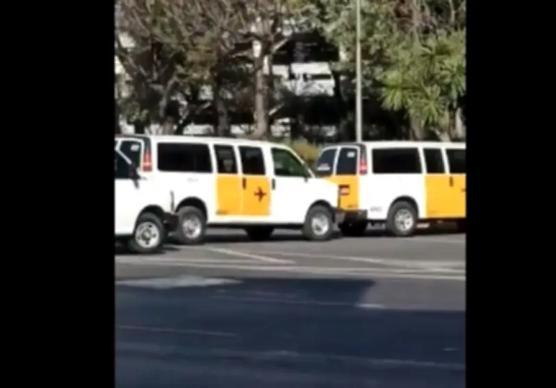 SSC emite recomendaciones viales ante bloqueos de taxis en el AICM por protestas contra Uber y DiDi