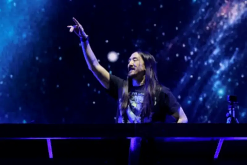 Steve Aoki y Banda Machos cierran Vive Latino con un ritmo electrizante