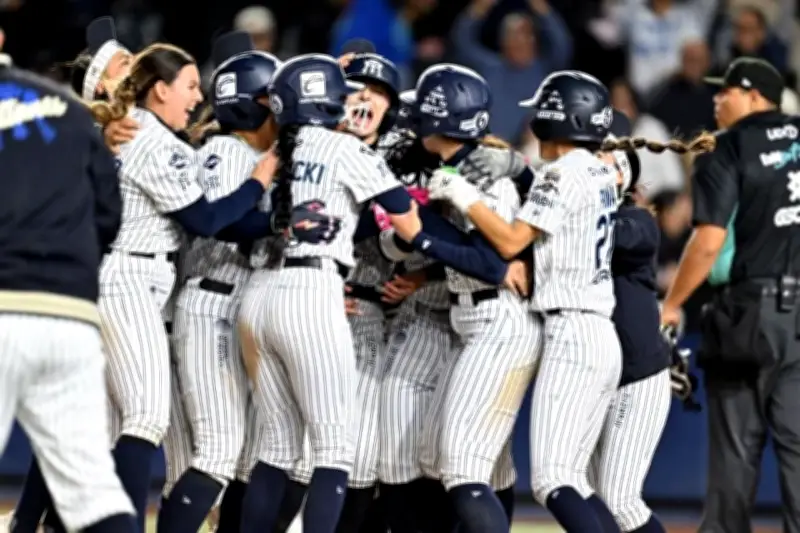 Sultanes de Monterrey se corona campeón de la Serie de la Reina en el J1