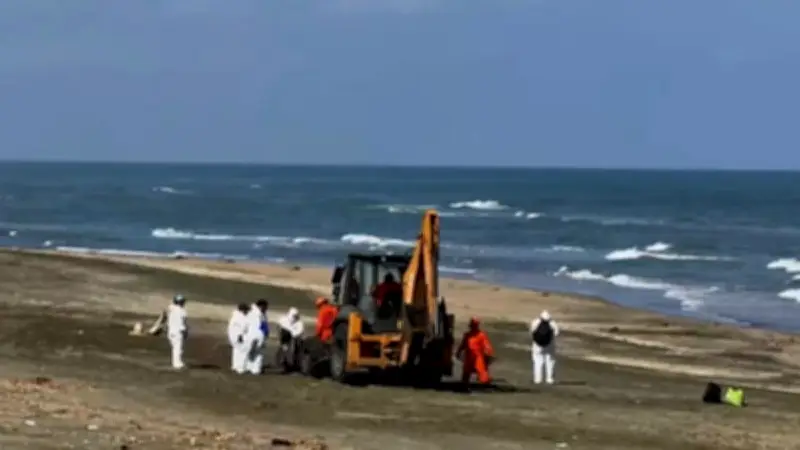 Tabasco denunciará ante ASEA contaminación por crudo en playas de Paraíso