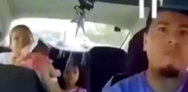 Taxista heroico en Apodaca: Evita que bebé dormido y acelera hacia hospital