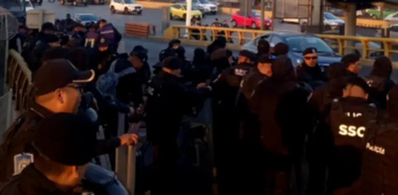 Taxistas Bloquean Accesos al AICM Hoy: Advierten Caos Vial y Retrasos en Vuelos