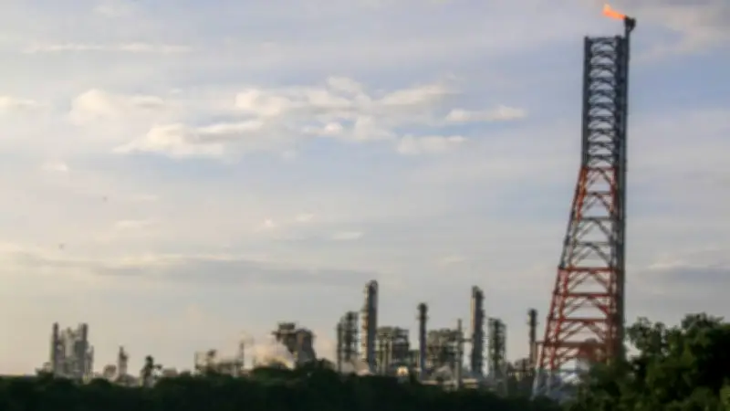 Tensión Global en Precios del Petróleo: Análisis del Impacto en México