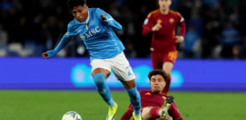 Terror en Italia: Asaltan y retienen al futbolista Neil El Aynaoui y su familia en su casa