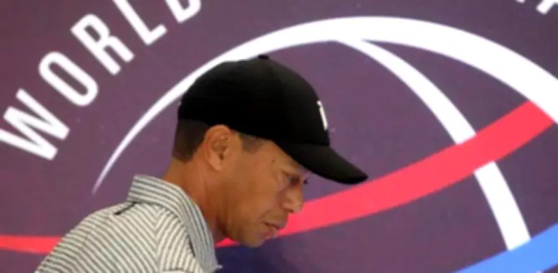 Tiger Woods arrestado en Florida tras volcar su vehículo por conducir intoxicado