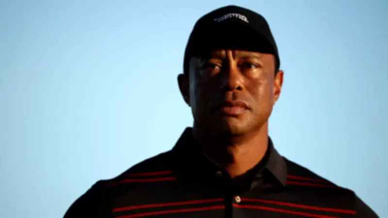 Tiger Woods sufre grave accidente con volcadura en Florida; su estado es incierto