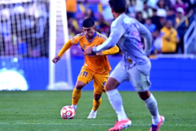 Tigres empata con América en el último minuto en un clásico vibrante