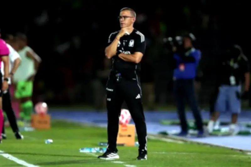 Tigres enfrenta arbitraje riguroso de Adonai en la Liga MX