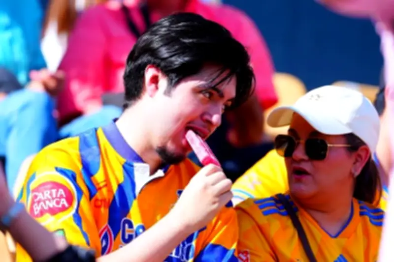 Tigres vs. Gallos: El Estadio Universitario se tiñe de azul y oro en inusual jornada