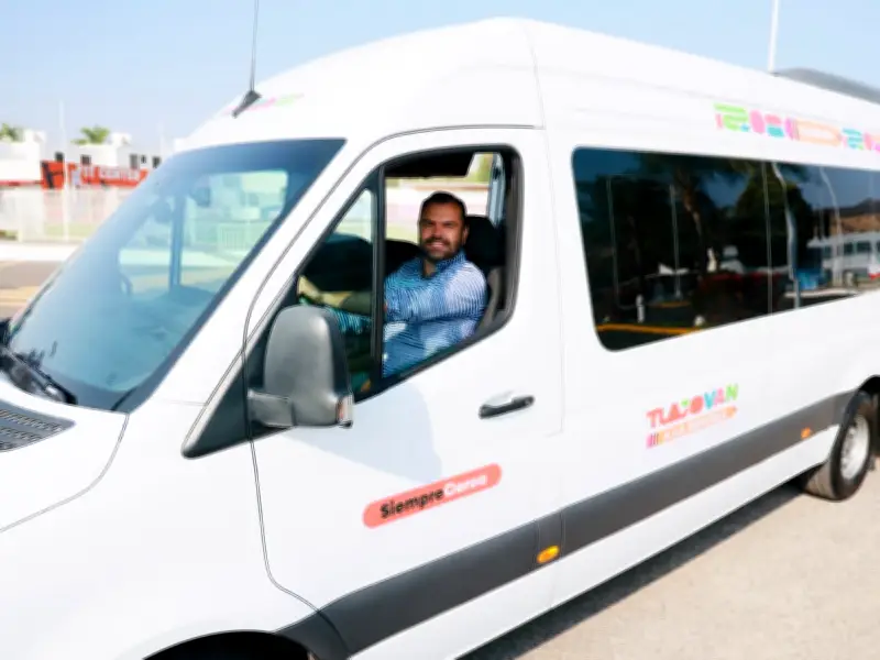 Tlajomulco lanza 'TlajoVan a la Escuela' para reducir tráfico escolar en López Mateos Sur