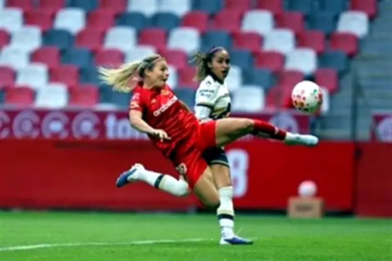 Toluca Femenil Remonta con Goles Tardíos para Vencer a Pumas en Casa