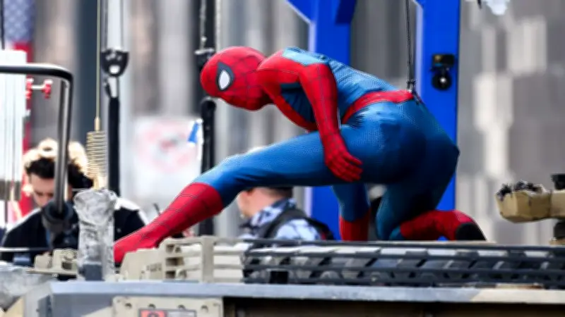 Tom Holland y fans globales lanzan clips exclusivos de 'Spider-Man: Brand New Day'