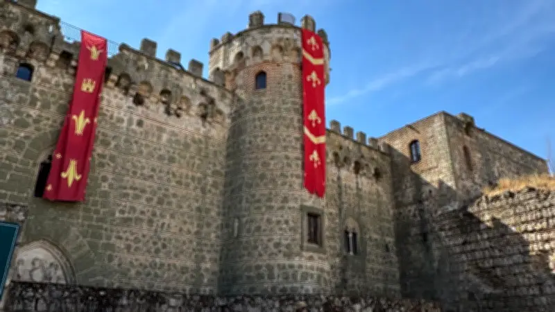 Torre del Castillo de Escalona en España se derrumba por intensas lluvias