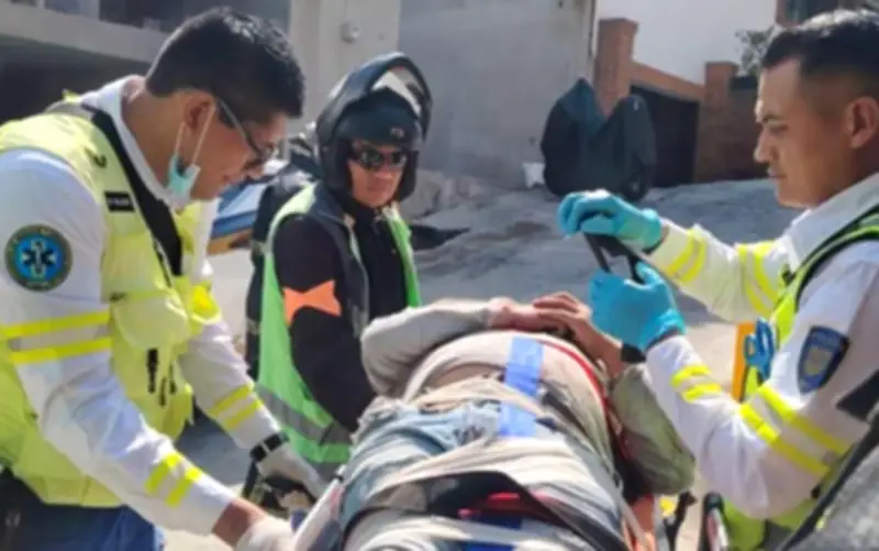 Trabajador de construcción cae a barranco de 6 metros en obra de Álvaro Obregón