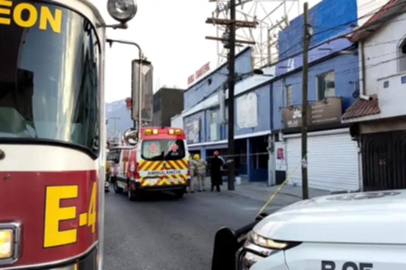 Trabajador sufre descarga eléctrica grave mientras laboraba en azotea de edificio