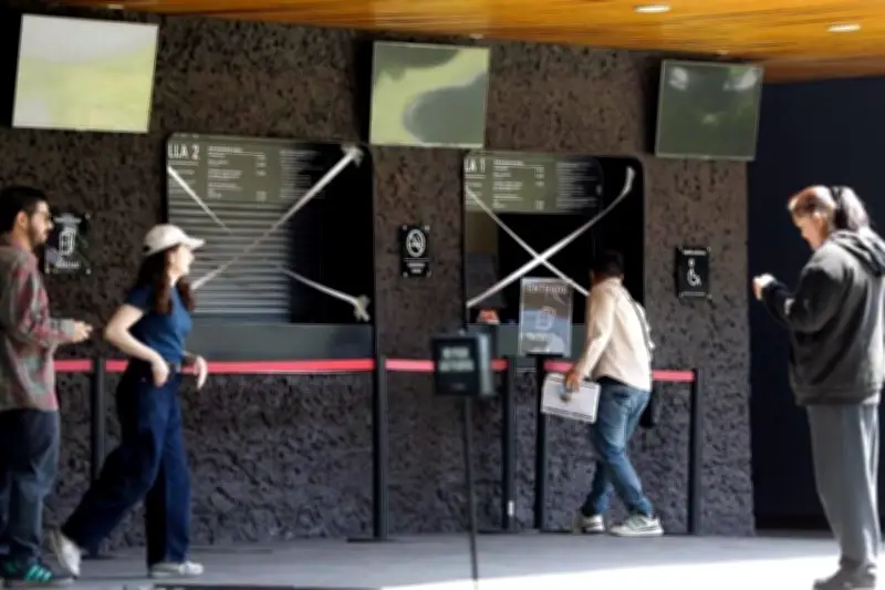 Trabajadores de la Cineteca Nacional toman taquilla en protesta laboral