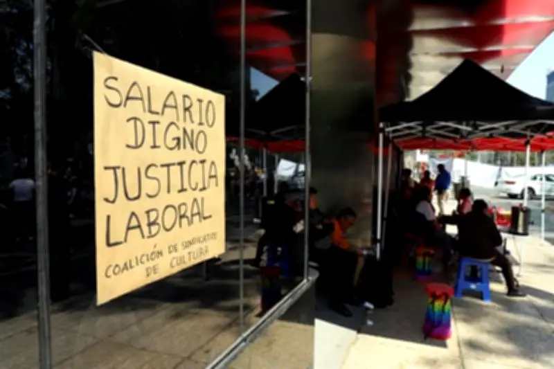 Trabajadores toman sedes de la Suprema Corte en protesta por nivelación salarial