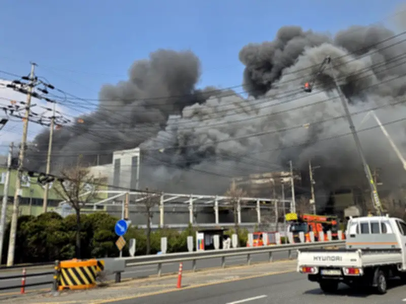 Tragedia en Corea del Sur: Incendio en planta automotriz deja 14 muertos y 60 heridos