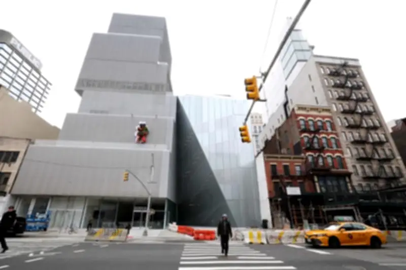 Tras dos años de cierre, el icónico New Museum de Nueva York reabre sus puertas