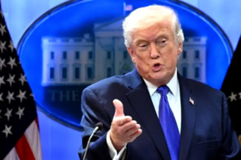 Trump advierte que no habrá acuerdo con Irán excepto bajo rendición total