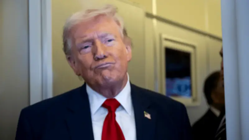 Trump afirma con 'munición ilimitada' que está destruyendo por completo el régimen de Irán