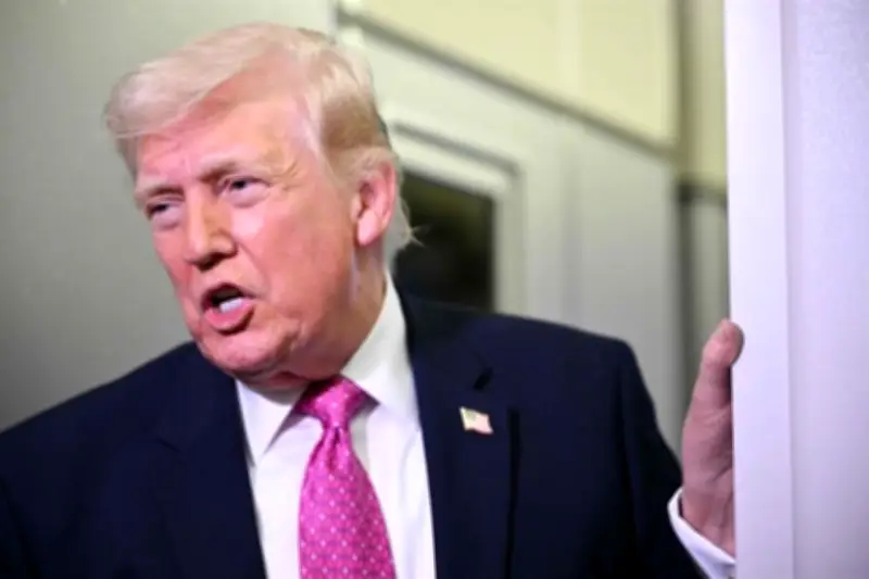 Trump afirma que podría tomar la isla de Kharg en caso de conflicto con Irán