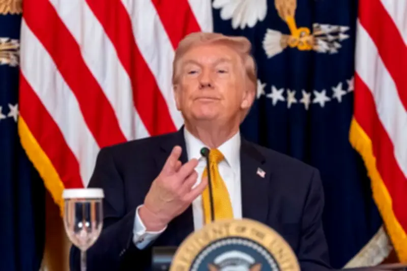 Trump critica a aliados por negarse a escoltar buques en el estratégico estrecho de Ormuz