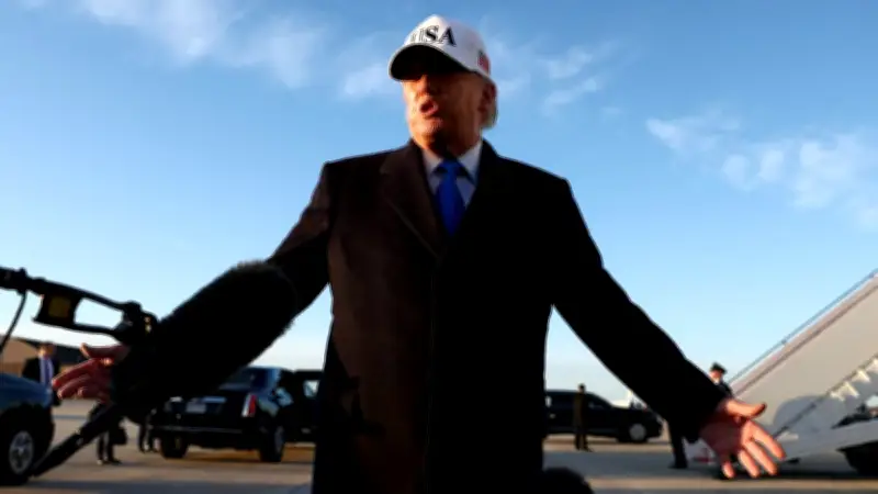 Trump presume histórico bombardeo en isla iraní de Kharg y amenaza infraestructura petrolera