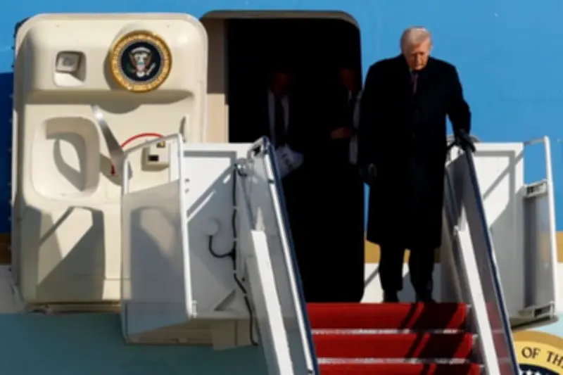 Trump rinde homenaje a 6 militares estadounidenses caídos en Medio Oriente