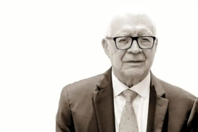 Un hombre de gran corazón: la historia de un mexicano que dona su tiempo y recursos